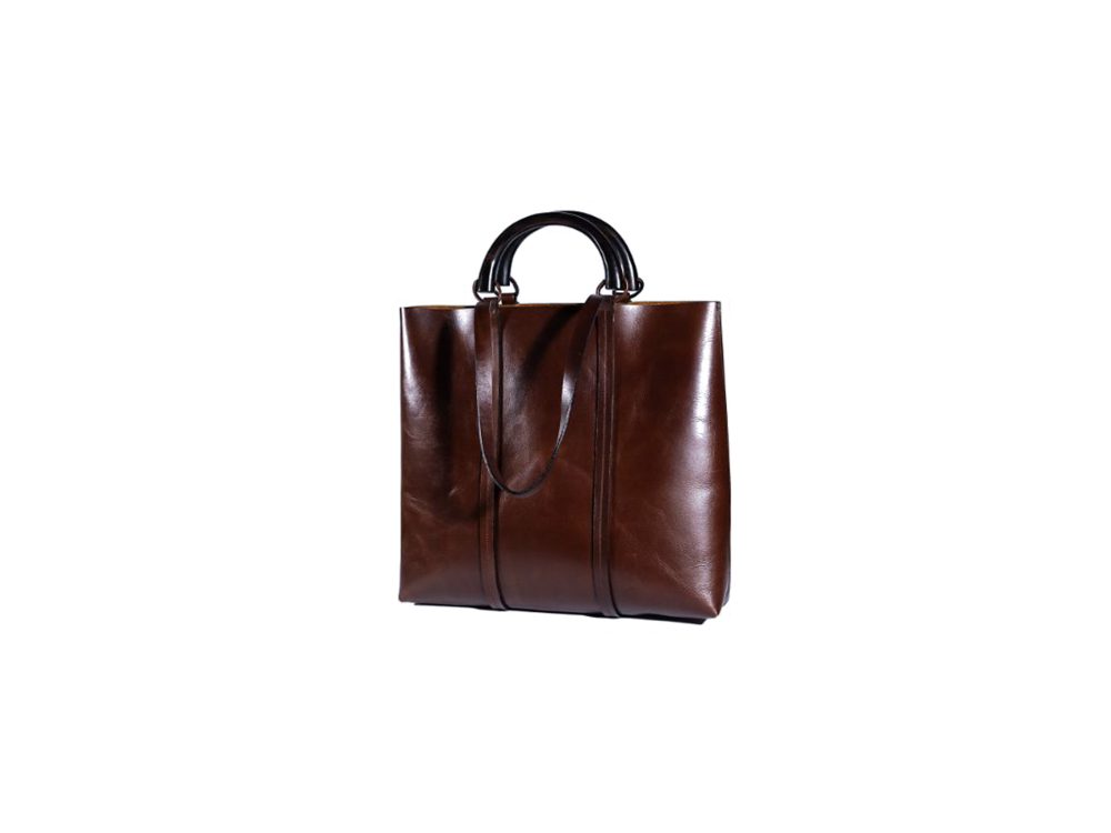 Léa Chestnut - Fourre tout with clutch